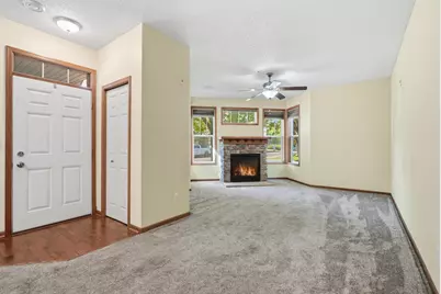 1601 Woodlynn Avenue #4, Maplewood, MN 55109 - Photo 12