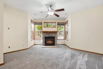 1601 Woodlynn Avenue #4, Maplewood, MN 55109 - Photo 10