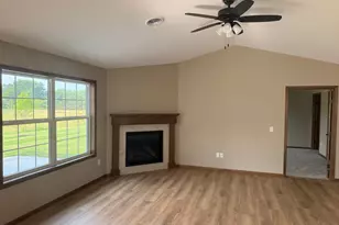 1409 S 2nd St, Princeton, MN 55371 - Photo 4