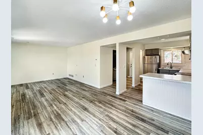 607 E Burnsville Parkway #13, Burnsville, MN 55337 - Photo 2
