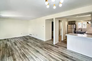 607 E Burnsville Pkwy, Burnsville, MN 55337 - Photo 2