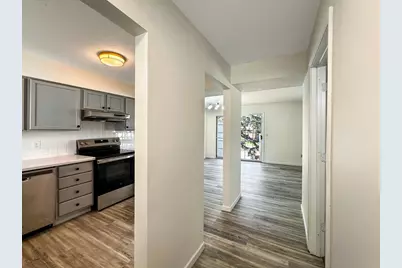 607 E Burnsville Parkway #13, Burnsville, MN 55337 - Photo 4