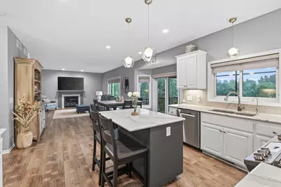 8939 Heatherton Ridge Drive, Savage, MN 55378 - Photo 10