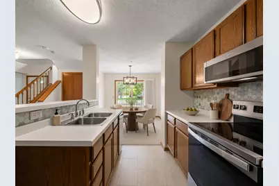 2611 Concord Way, Mendota Heights, MN 55120 - Photo 4