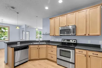 9795 Vagabond Lane N, Maple Grove, MN 55311 - Photo 6