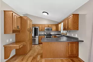 290 5th Ave SE, Plainview, MN 55964 - Photo 8
