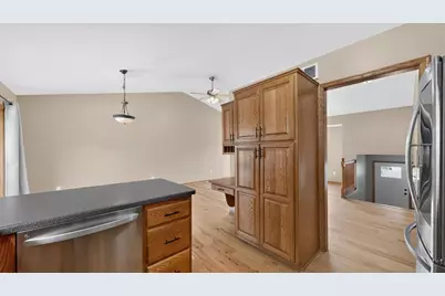 290 5th Avenue SE, Plainview, MN 55964 - Photo 6