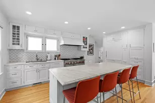 621 Cedar Lake Rd S, Minneapolis, MN 55405 - Photo 2