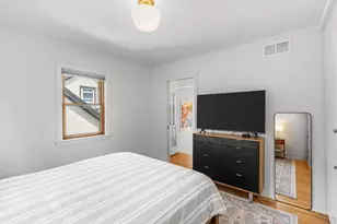 621 Cedar Lake Rd S, Minneapolis, MN 55405 - Photo 12