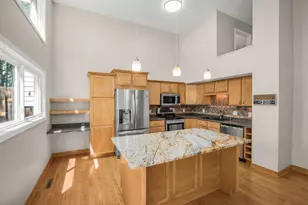 1005 W 105th St, Bloomington, MN 55431 - Photo 4