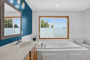 945 Westchester Ave, Shakopee, MN 55379 - Photo 18