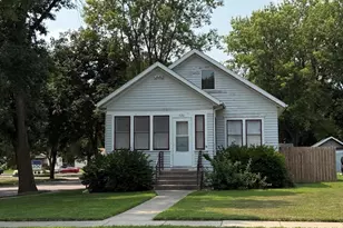 420 SW 11th St, Willmar, MN 56201 - Photo 2