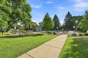 4045 Hodgson Rd, Shoreview, MN 55126 - Photo 20
