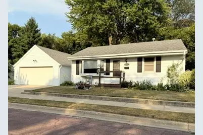 1113 Drake Avenue, Windom, MN 56101 - Photo 1