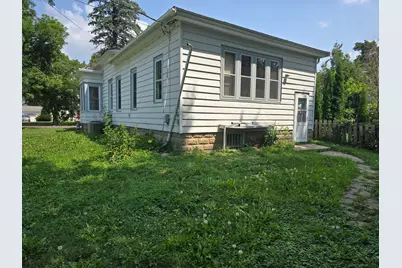 316 E 2nd Street, Fairmont, MN 56031 - Photo 2