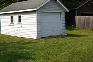 2 S Maple Ave, Le Center, MN 56057 - Photo 6
