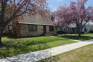333 Page Ave, North Mankato, MN 56003 - Photo 1