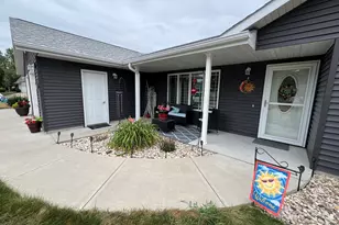 326 Rock River Dr, Edgerton, MN 56128 - Photo 2