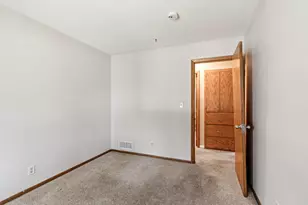 444 County Rd B E, Maplewood, MN 55117 - Photo 26