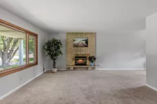 444 County Rd B E, Maplewood, MN 55117 - Photo 4
