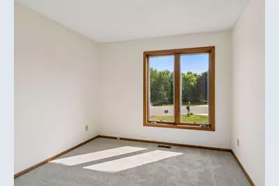 4635 Yorktown Lane N, Plymouth, MN 55442 - Photo 24