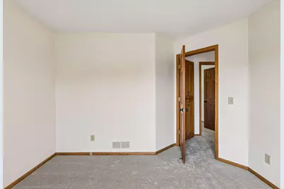 4635 Yorktown Lane N, Plymouth, MN 55442 - Photo 22