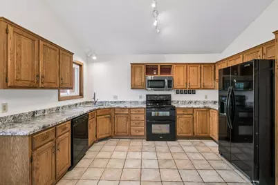 4635 Yorktown Lane N, Plymouth, MN 55442 - Photo 14