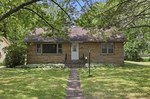 527 Morrison St, Mora, MN 55051 - Photo 2