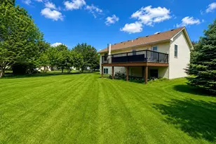 109 French Ct, Roberts, WI 54023 - Photo 6