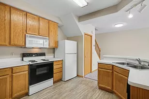 15345 Greenhaven Ln, Burnsville, MN 55306 - Photo 8