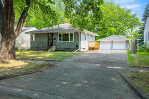 1124 10 1/2 Street N, Moorhead, MN 56560 - Photo 2