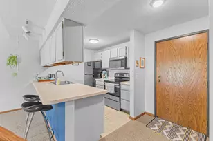 1225 Ferndale St N, Maplewood, MN 55119 - Photo 6
