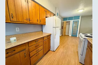 127 E Summit Avenue, Fergus Falls, MN 56537 - Photo 8