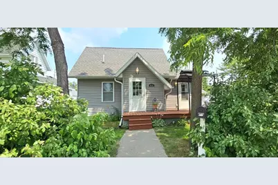 810 Columbia, Morris, MN 56267 - Photo 1