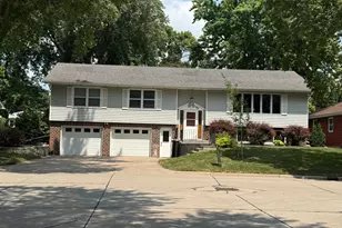 799 4th St SW, Wells, MN 56097 - Photo 1