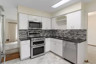9908 Oxborough Rd, Bloomington, MN 55437 - Photo 12