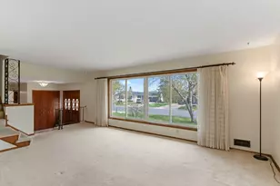 9908 Oxborough Rd, Bloomington, MN 55437 - Photo 8