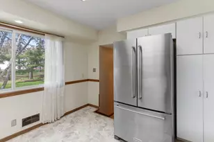 9908 Oxborough Rd, Bloomington, MN 55437 - Photo 14