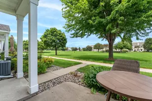 1781 Colonial St, Shakopee, MN 55379 - Photo 4