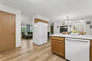 430 9th St E, Hector, MN 55342 - Photo 6