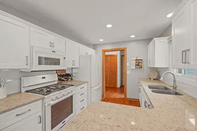 4830 Valley Forge Lane N, Plymouth, MN 55442 - Photo 4