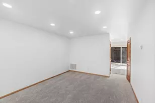 6301 Barrie Rd, Edina, MN 55435 - Photo 14