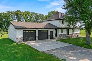 1683 390th St, Cottonwood, MN 56229 - Photo 2