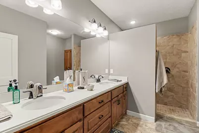 2047 Goodview Avenue N, Oakdale, MN 55128 - Photo 14
