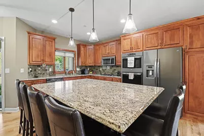2047 Goodview Avenue N, Oakdale, MN 55128 - Photo 6