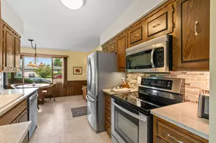 266 Cardinal Ct, Chaska, MN 55318 - Photo 10