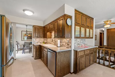 266 Cardinal Court, Chaska, MN 55318 - Photo 6