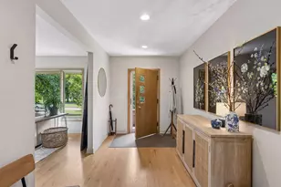 2237 Edgcumbe Rd, Saint Paul, MN 55116 - Photo 6