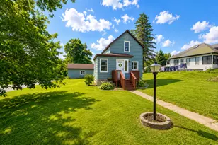 302 Mitchell St, Coleraine, MN 55722 - Photo 28