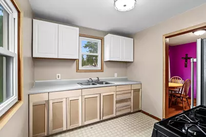 521 E 3rd Street, New Richmond, WI 54017 - Photo 8
